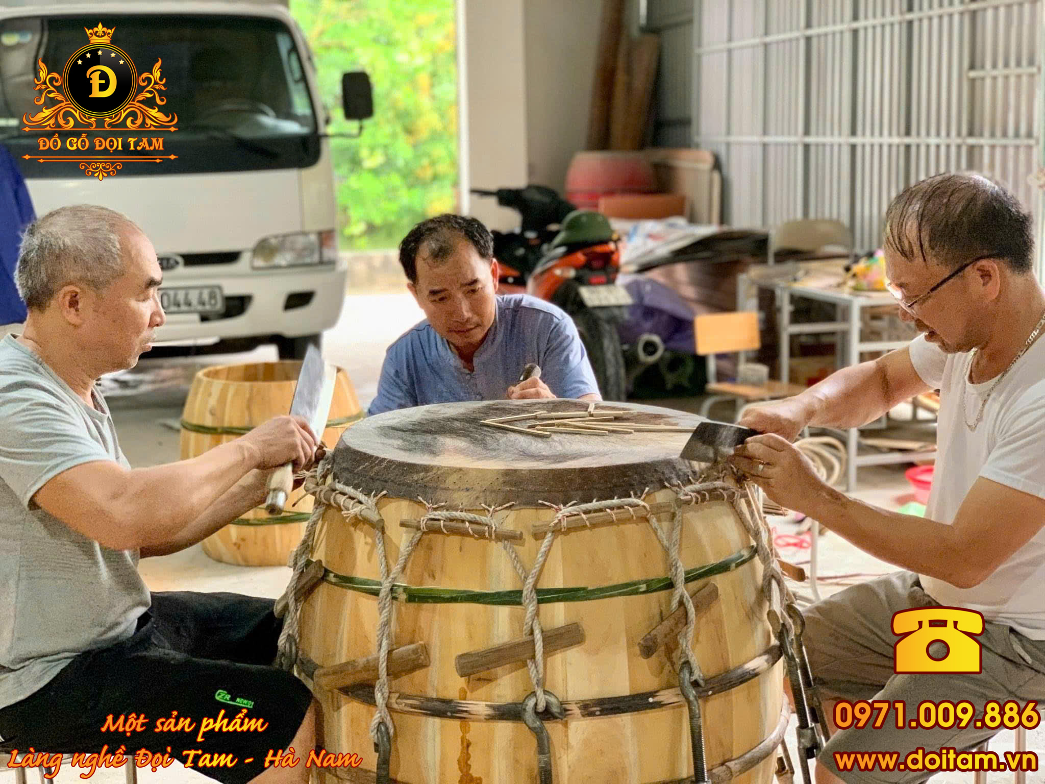 Nghề làm trống truyền thống cha truyền con nối – Hình ảnh đẹp tại làng trống Đọi Tam