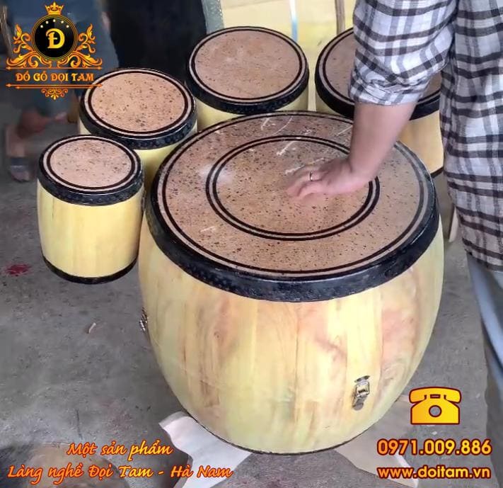 Khách Hàng Trực Tiếp Thử Tiếng Dàn Trống Hát Văn Tại Xưởng Đồ Gỗ Đọi Tam