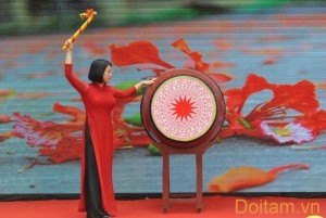 Hướng Dẫn Cách Đánh Trống Trường Học Đúng Chuẩn: Tư Thế, Nhịp Trống, Kỹ Thuật Và Ứng Dụng
